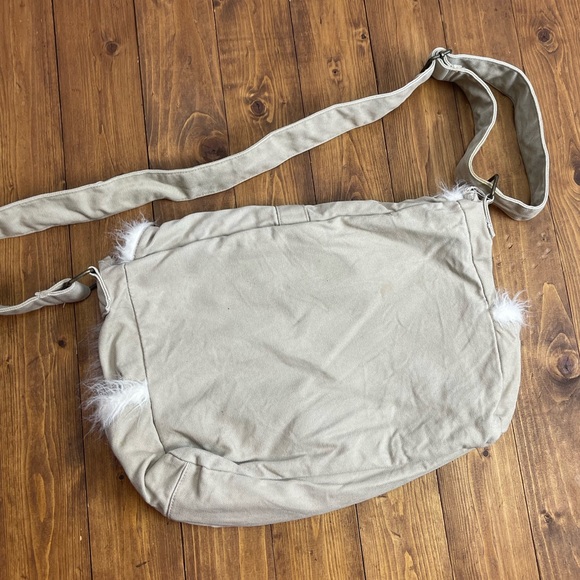 Disney World Expedition Everest Messenger Bag khaki canvas with fur trim - Picture 4 of 9